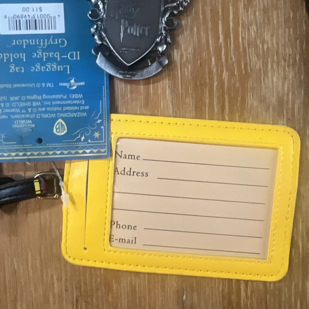 Harry Potter Gryffindor Lot - Lanyard, Keychain,‎ Luggage Tag, Pin